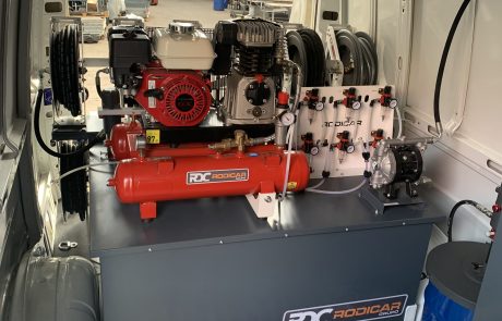Equipo móvil lubricación sobre furgón